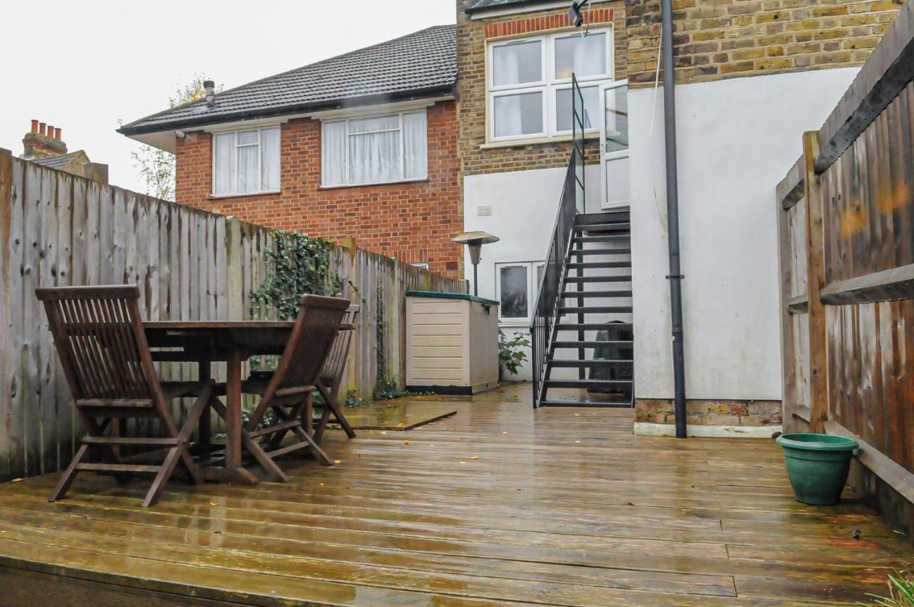 Luxury 5 Star London Apartment - Parking, Garden, Nr Greater London Metro Stations Exterior foto