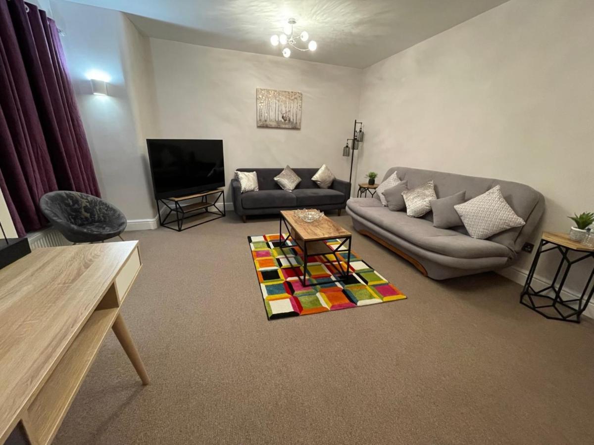 Luxury 5 Star London Apartment - Parking, Garden, Nr Greater London Metro Stations Exterior foto
