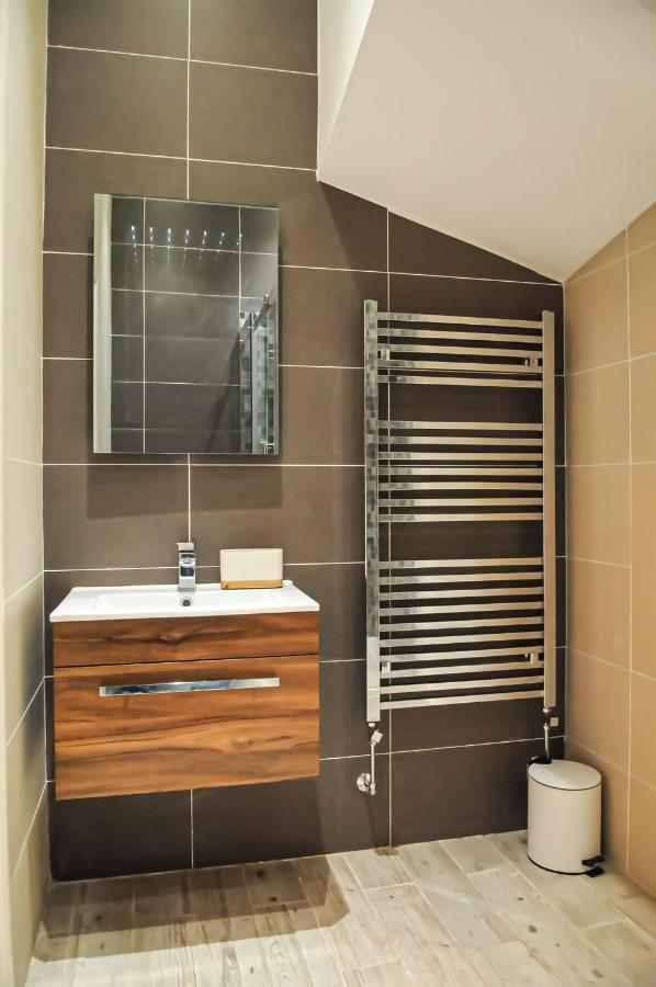 Luxury 5 Star London Apartment - Parking, Garden, Nr Greater London Metro Stations Exterior foto
